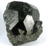 Spinel černý