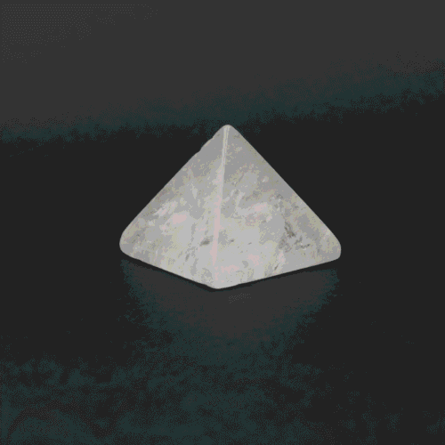 Křišťál - pyramida - tromlovaný kámen