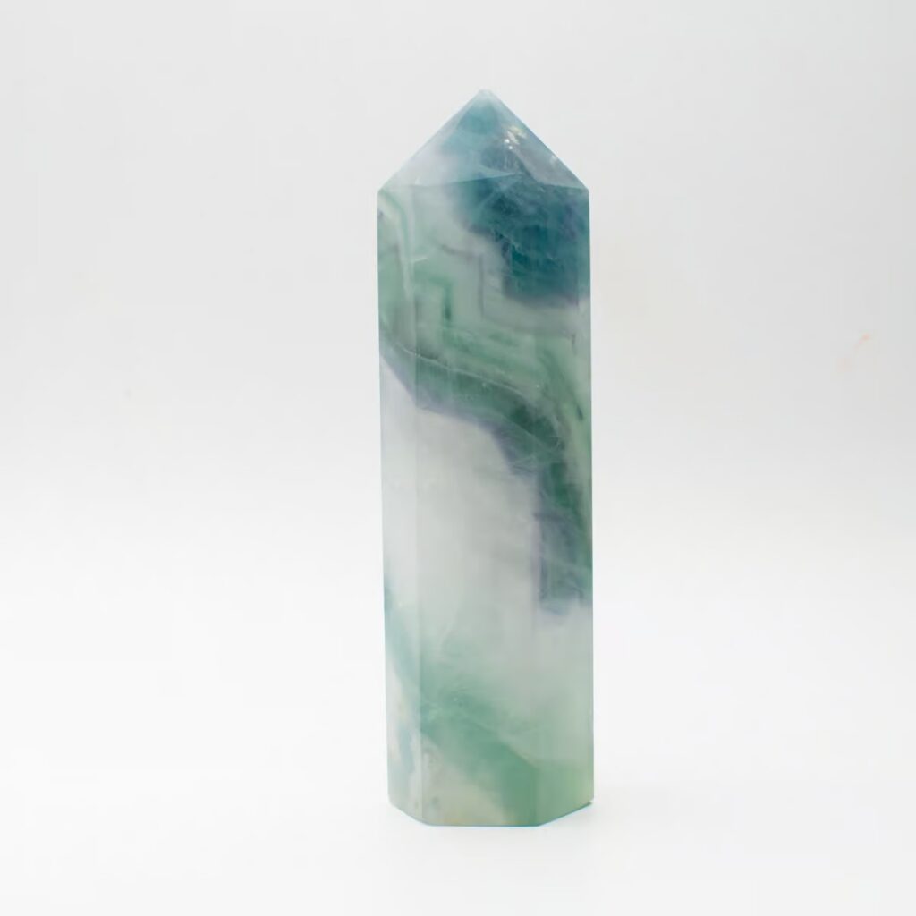 Fluorit - obelisk - tromlovaný kámen - FO12