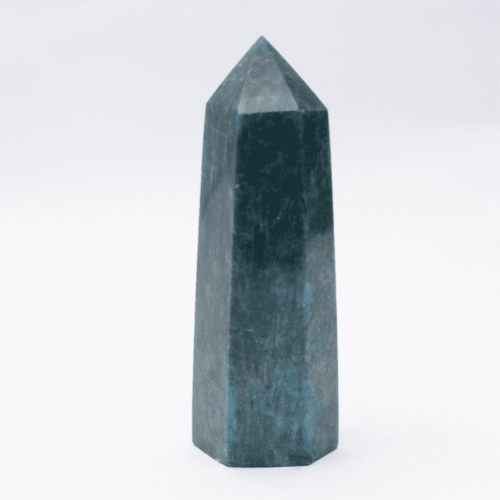 Apatit - obelisk - tromlovaný kámen APO11