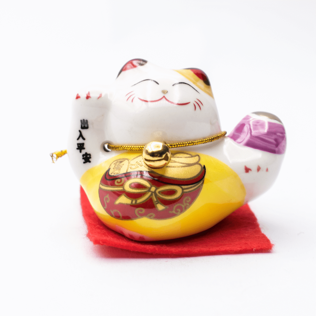 Maneki neko - mávající kočička - Kimia - feng shui
