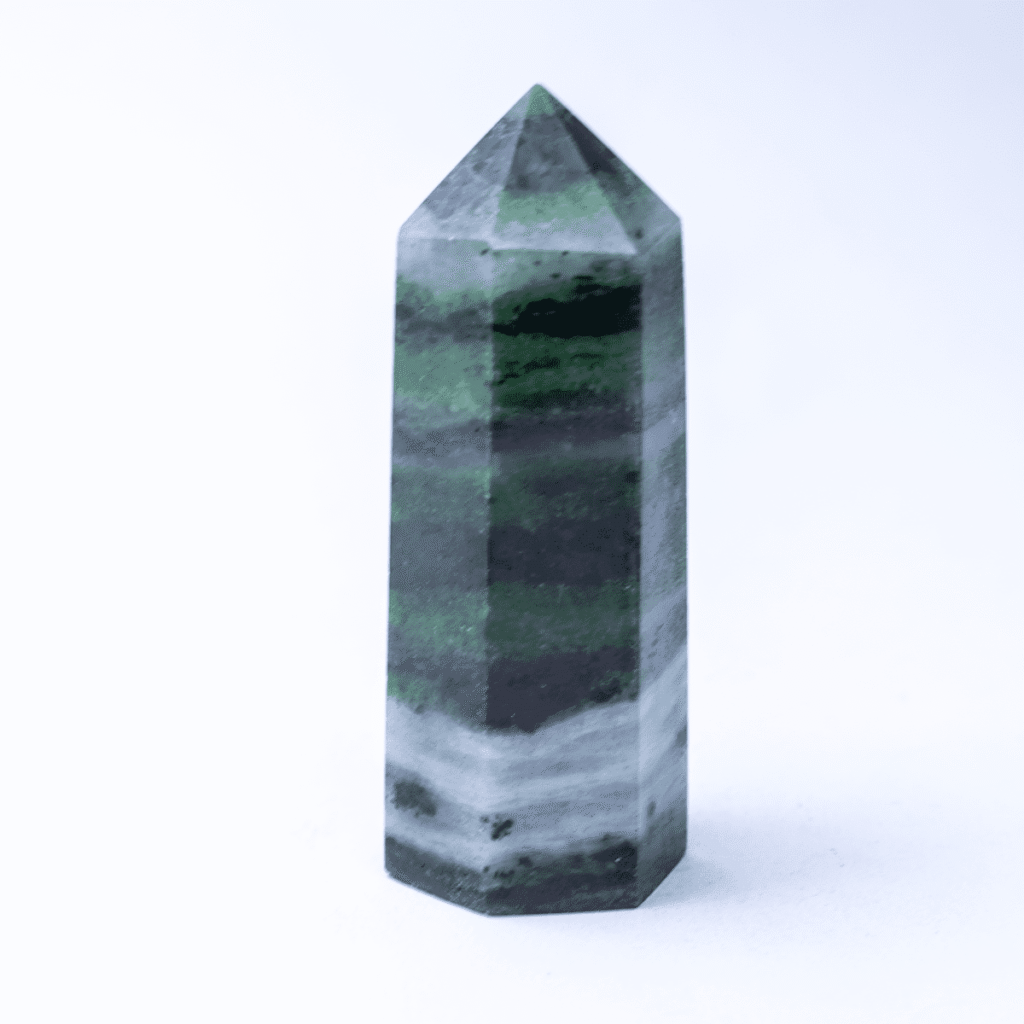 Rubín v zoisitu - obelisk - tromlovaný kámen RZ11