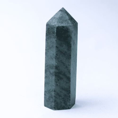 Rubín v zoisitu - obelisk - tromlovaný kámen RZ13