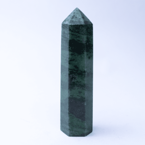 Rubín v zoisitu - obelisk - tromlovaný kámen RZ9