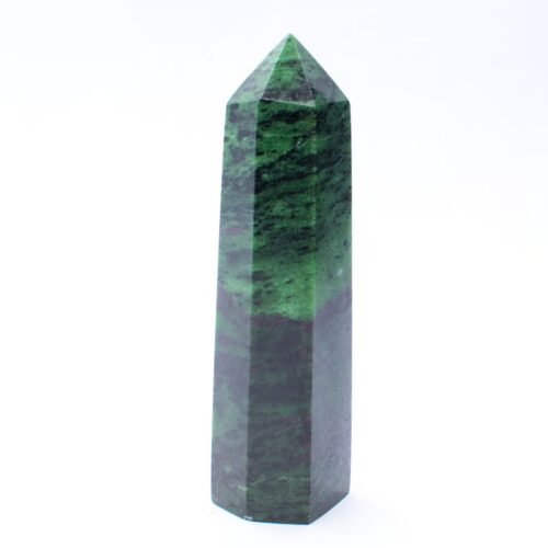 Rubín v zoisitu - obelisk - tromlovaný kámen RZ17