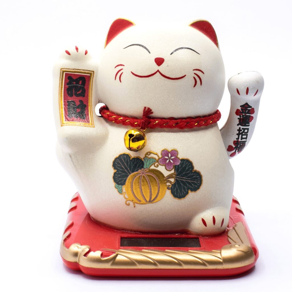 Maneki neko - mávající kočička Solar - Feng shui Q
