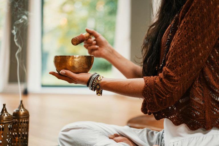 Meditace: Jak prohloubí minerály a vykuřovadla vaši praxi