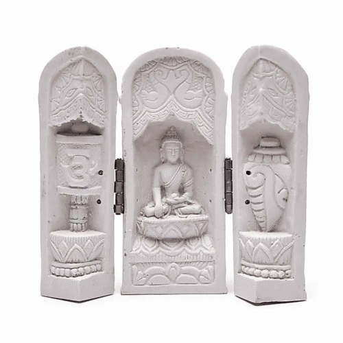 Buddha v bílém triptychu - soška feng shui