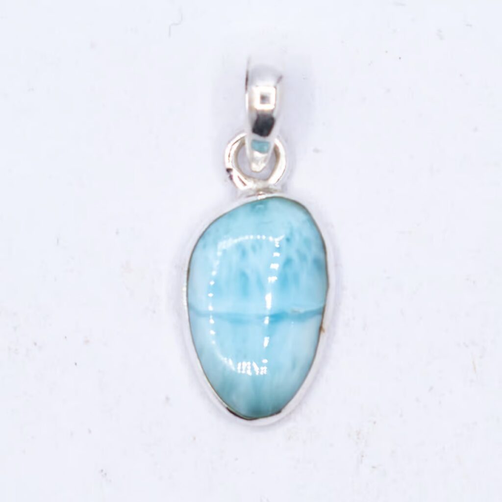 Larimar - tromlovaný kámen - stříbrný přívěsek LR188