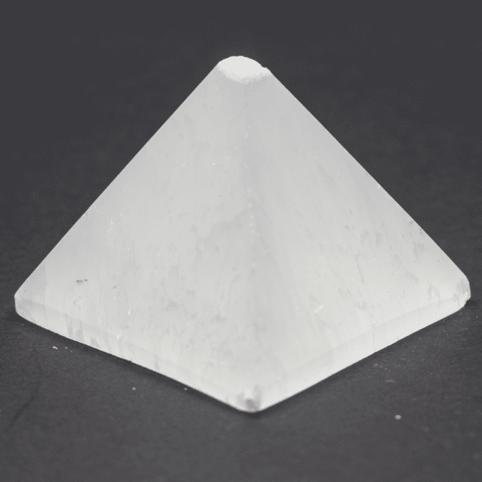 Selenit bílý - pyramida - tromlovaný kámen - VADA VAD339