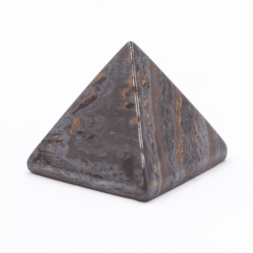 Tygří železo - pyramida - tromlovaný kámen