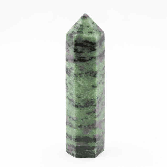 Rubín v zoisitu - obelisk - tromlovaný kámen RZ34
