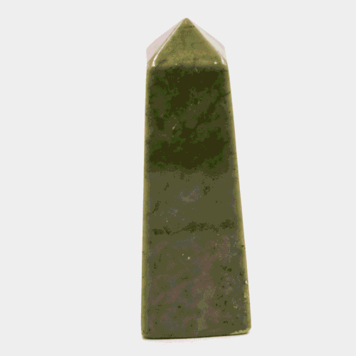 Jadeit - obelisk - tromlovaný kámen JD18