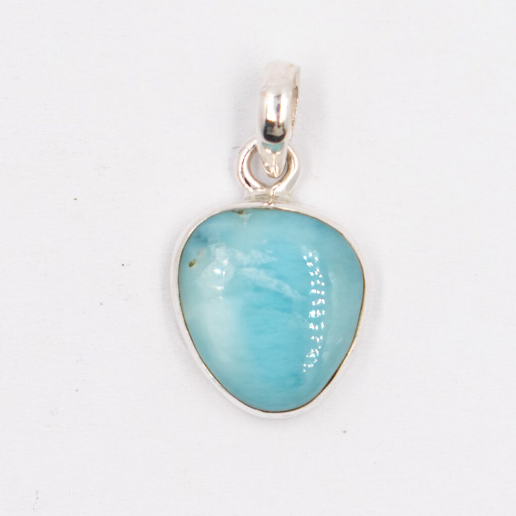 Larimar - tromlovaný kámen - stříbrný přívěsek LR210