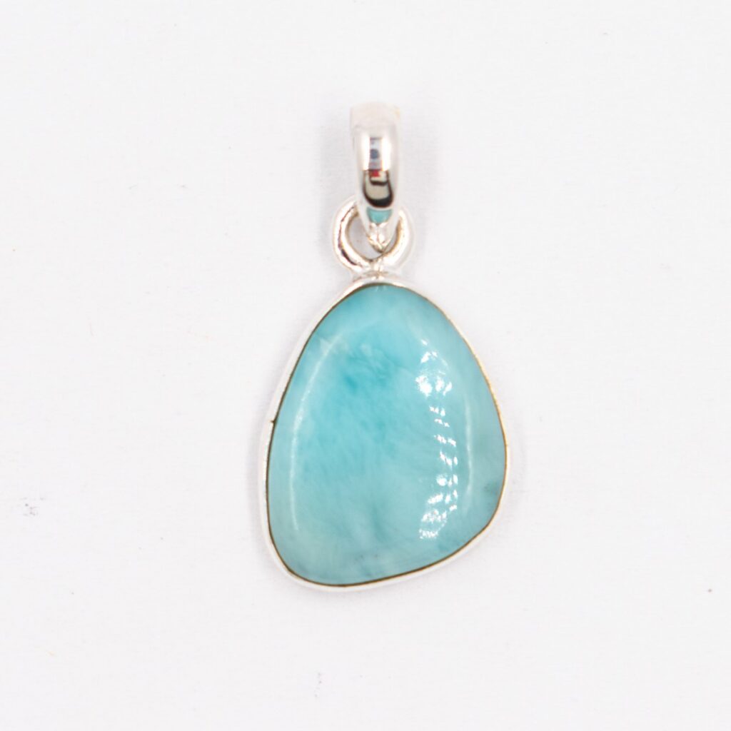 Larimar - tromlovaný kámen - stříbrný přívěsek LR217