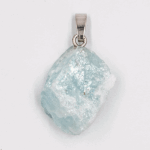 Akvamarín modrý - surový kámen - stříbrný přívěsek AKS159