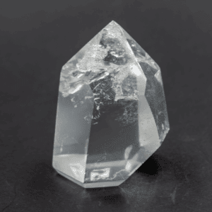 Křišťál - hrot - broušený kámen KH755