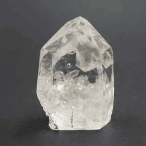 Křišťál - hrot - broušený kámen KH763