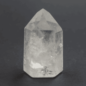Křišťál - hrot - broušený kámen KH765