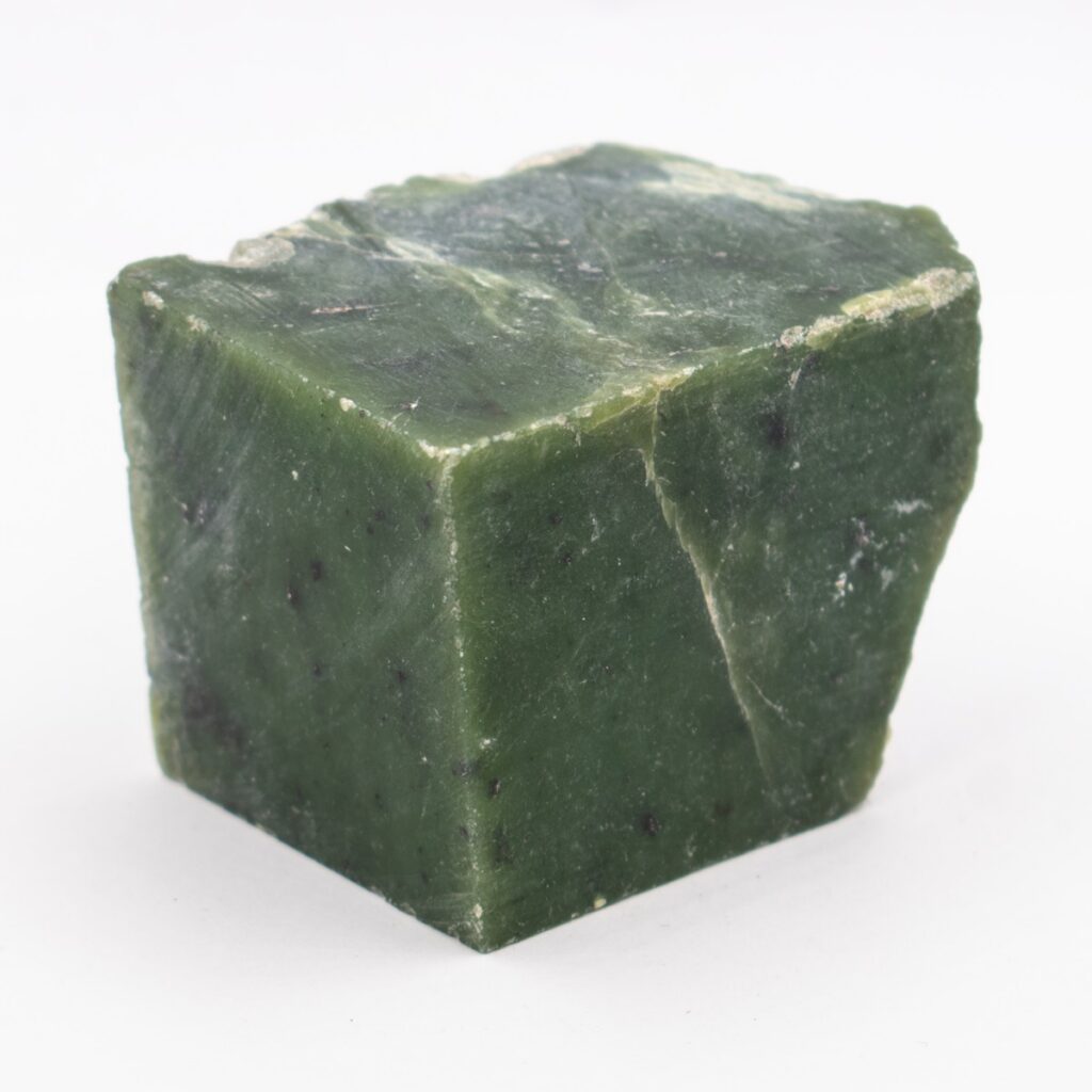 Nefrit - broušený kámen NF56