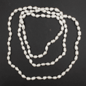 Perla bílá - náhrdelník váleček PBNV4