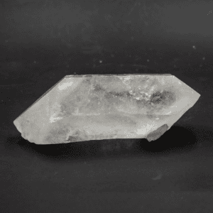 Křišťál - hrot - surový kámen K404