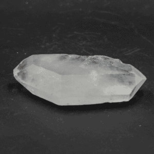 Křišťál - hrot - surový kámen K411