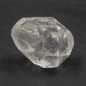 Křišťál - hrot - surový kámen K418